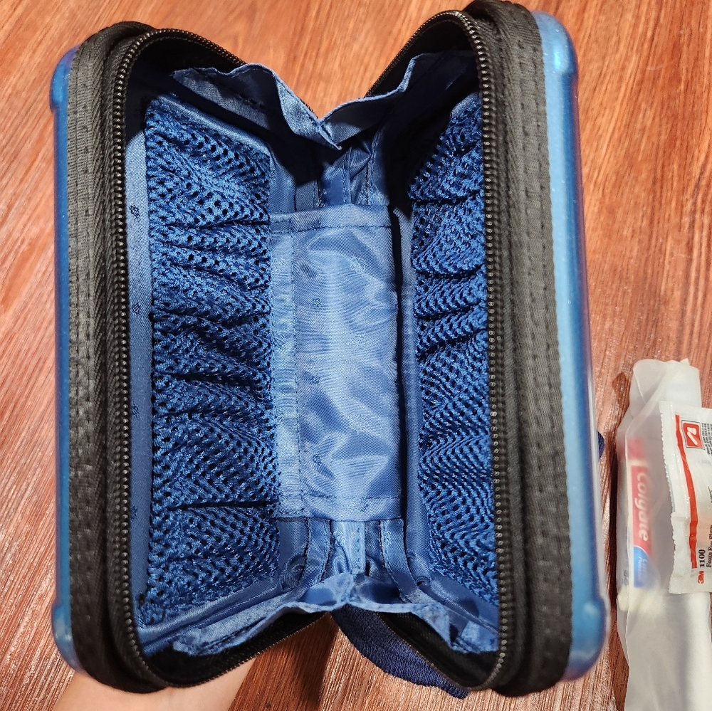 Rimowa NWT First Class Amenity Eva Air Travel Case Cosmetic - Picture 4 of 8